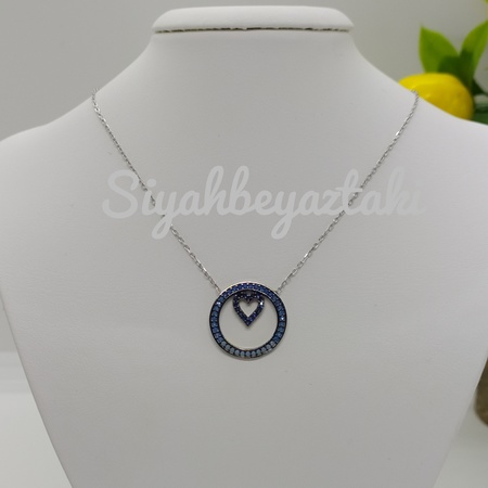 Gümüş Rengi Kalpli  Yuvarlak Taşlı 925 Ayar Kolye